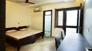 How to Save Money While Living in a PG Room